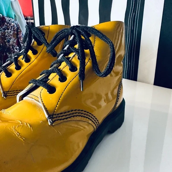 Dr. Martens RARE Vintage Patent Leather YELLOW Steel Toe  display picture 2